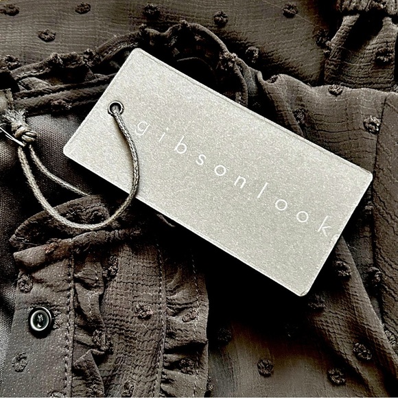 Gibsonlook Black Short Sleeve Sheer Ruffle Button Down Blouse - Picture 8 of 8